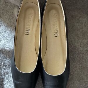 Vintage SIAMANTO black calf pumps. Size 8 Narrow. Original box.